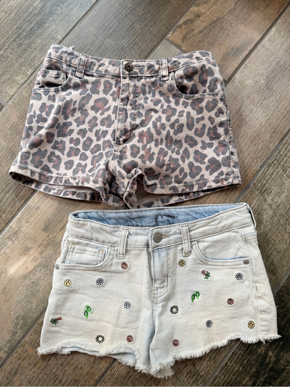 Girls' 10/12- Leopard Print and Embroidered Denim Shorts